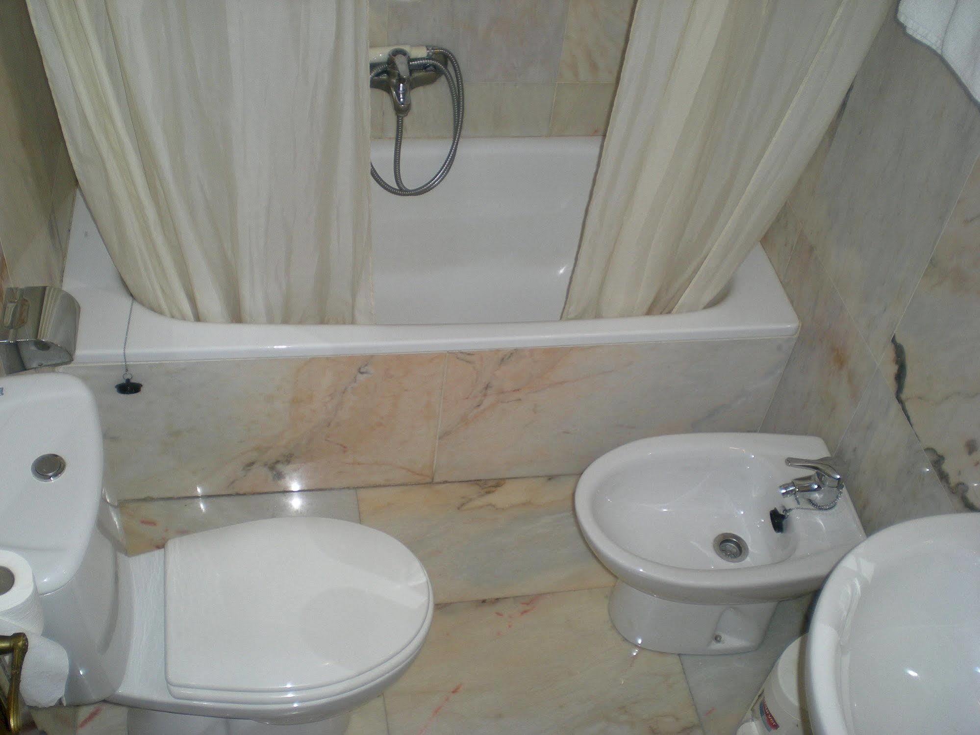 Hotel Puerta Romeros Бургос Экстерьер фото