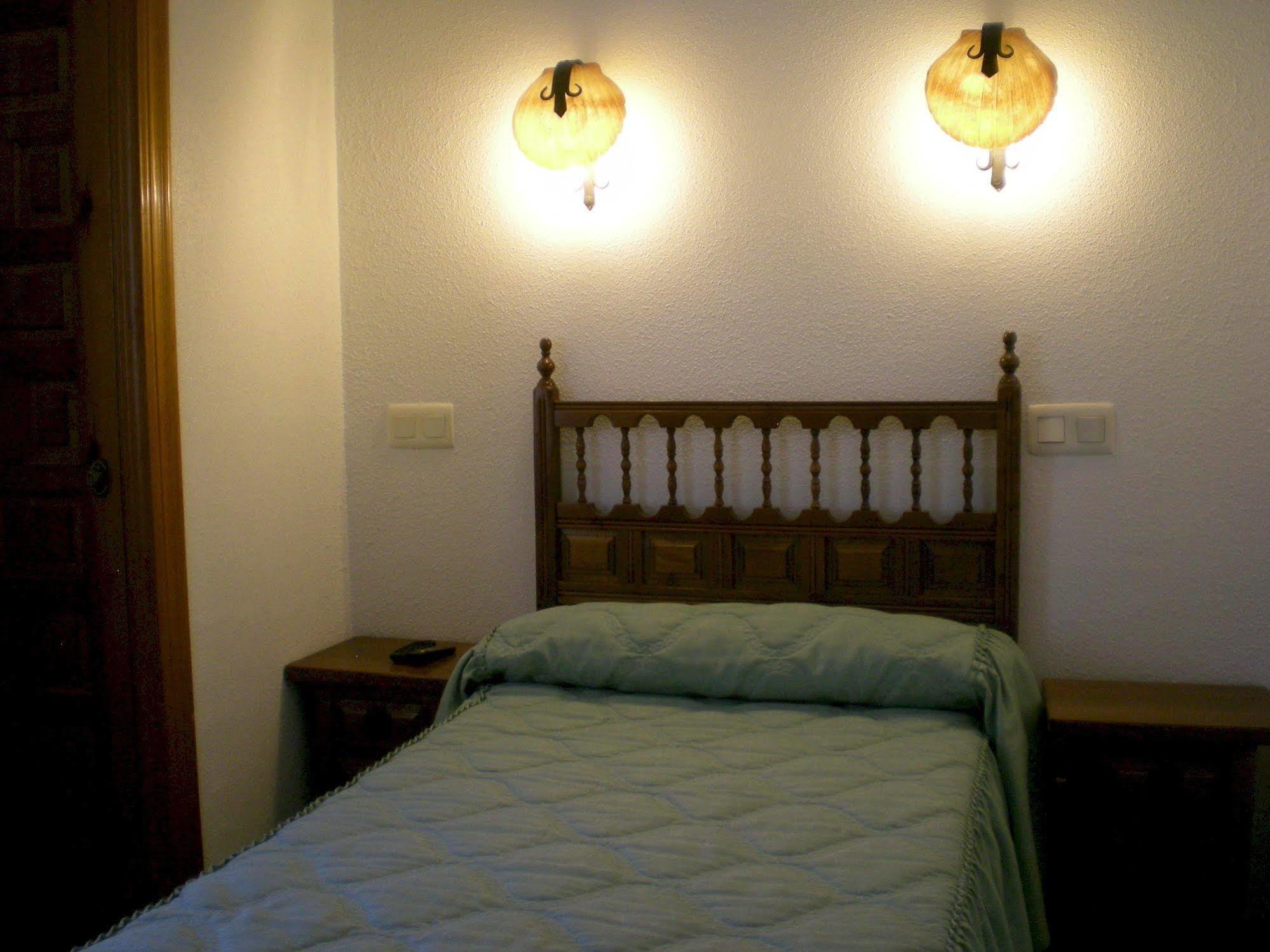 Hotel Puerta Romeros Бургос Экстерьер фото